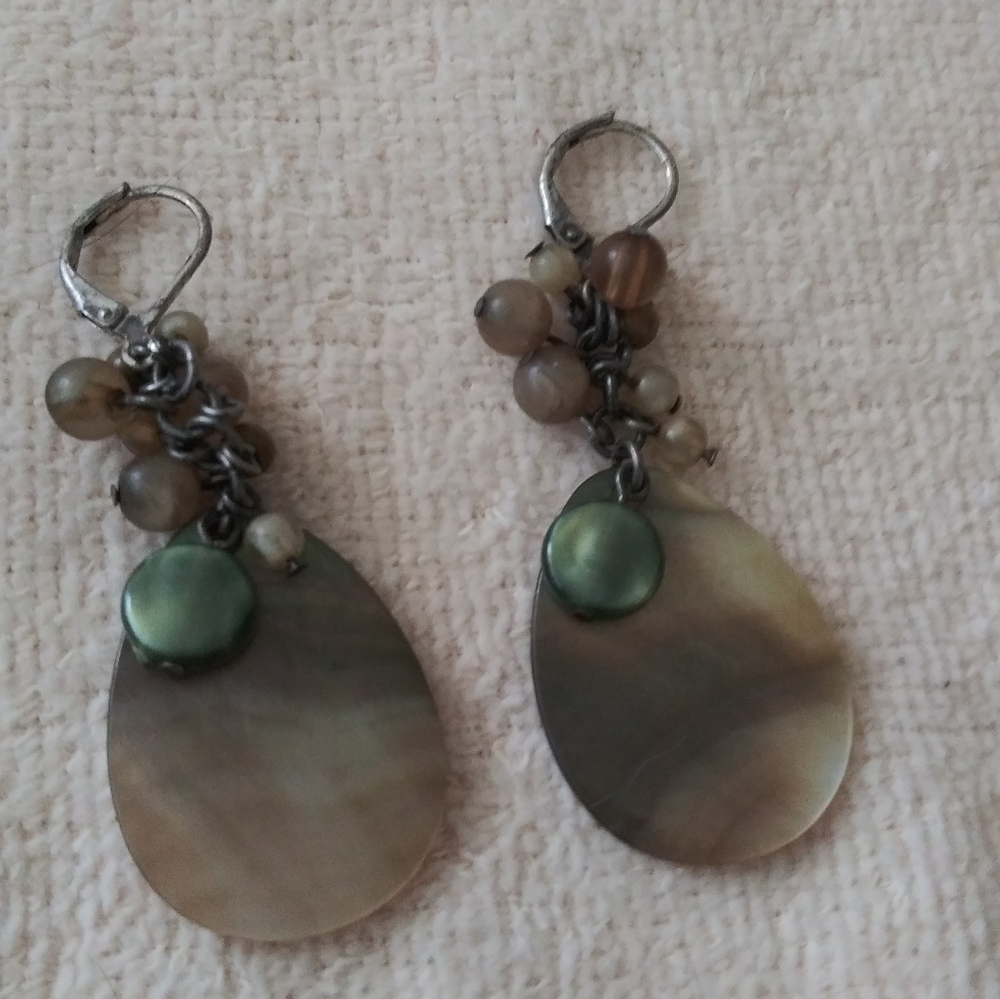 Woman's pierced EARINGS